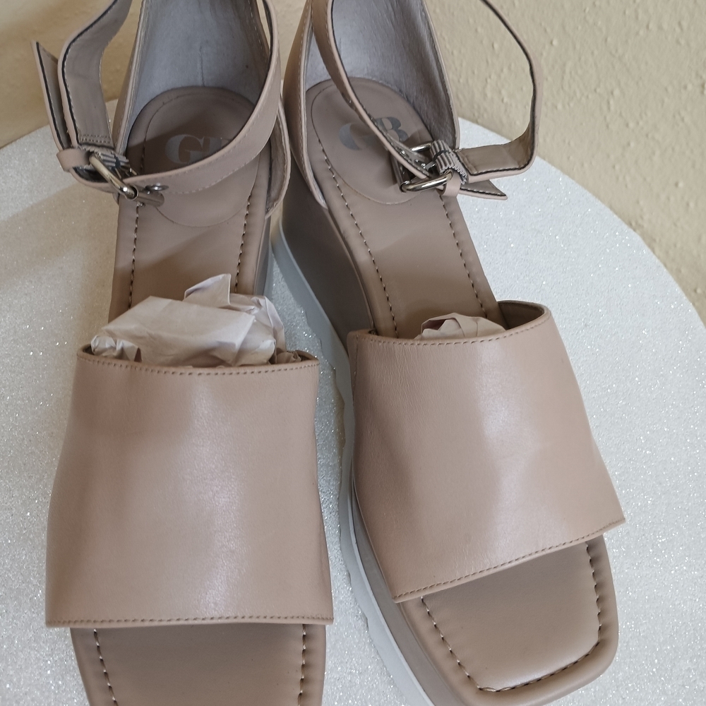 GB Girls Beige Women's Sandals